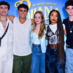 Théo Medon Instagram - Première de #asaventurasdepolianaofilme com eles que são uma família pra mim, amo vcs 💙 Nostalgia pura! 📸 @andysantanaoficial / @agenciabrazilnews #theomedon #asaventurasdepoliana #polianamoça #marena
