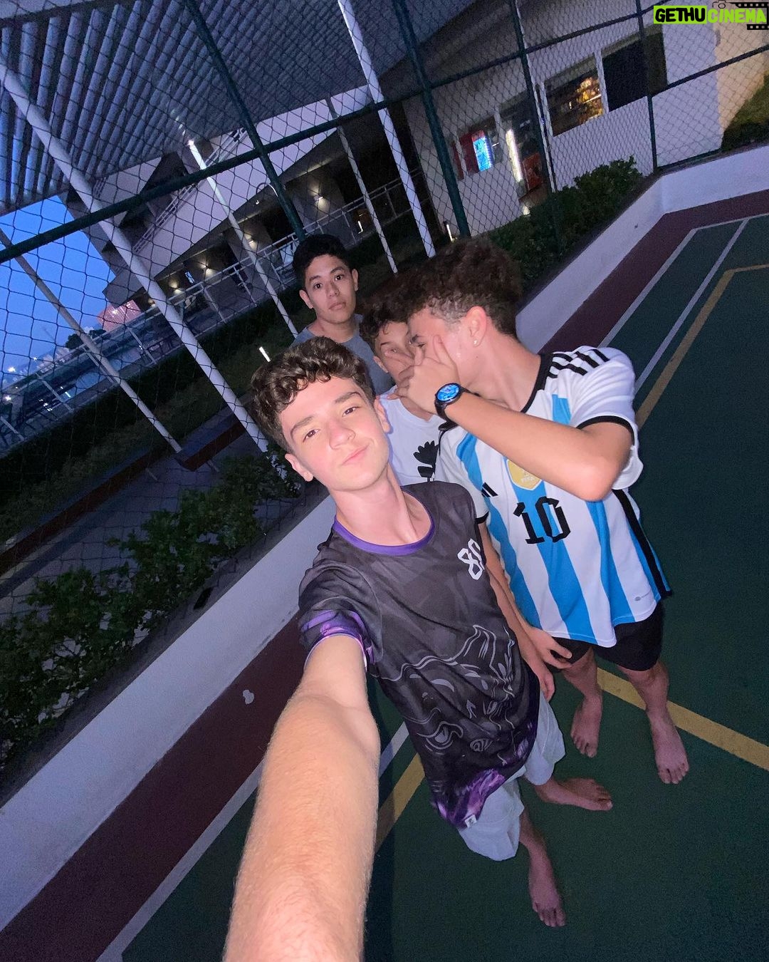 Théo Medon - 64.4K Likes - sejam bem vindos a minha galeria: parte 1
certeza q a última eh a q vocês vão mais gostar 🤷🏻♂️
#theomedon