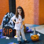 Théo Medon Instagram - Halloween dance festival da Lalá >>> ela é igualzinha a mim, sempre gostei do Halloween🎃 (olha que fofinho de Drácula🧛) #happyhalloween #theomedon #familiamedon