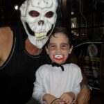 Théo Medon Instagram - Halloween dance festival da Lalá >>> ela é igualzinha a mim, sempre gostei do Halloween🎃 (olha que fofinho de Drácula🧛) #happyhalloween #theomedon #familiamedon