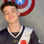 Théo Medon Instagram - O comentando comentários tá de volta! Vocês pediram, eu atendi e… a parte 2 já tá pronta💥manda ver aqui nos comentários, que ela tá quentinha pra próxima semana 🔥 ( E QUERO SABER SE VOCÊS SABEM ESSA NOVIDADE DO ÚLTIMO COMENTÁRIO) #theomedon