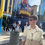 Théo Medon Instagram - Dias épicos aqui na @universaldestinationsbrasil 😎 Ponto de parada obrigatória pra quem vem pra Orlando! Me diz qual sua foto preferida? #theomedon #universalorlandoresort #publi Universal Orlando Resort