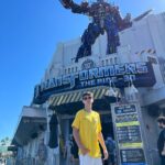 Théo Medon Instagram - Dias épicos aqui na @universaldestinationsbrasil 😎 Ponto de parada obrigatória pra quem vem pra Orlando! Me diz qual sua foto preferida? #theomedon #universalorlandoresort #publi Universal Orlando Resort