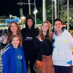 Théo Medon Instagram - Hey #hollywoodstudios 🎉💙 de torre do terror, passando por Star Wars e indo pro mundo do toy story, teve diversão o dia todooooo! (>>>TEM EU NADA ASSUSTADO NA TORRE DO TERROR) #theomedon #disneyworld #meusonhomagico Hollywood Studios Disney World