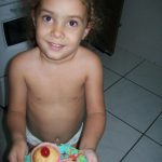 Thaila Ayala Instagram - Hoje é aniversário dela, essa menina que não cansa de me surpreender, Laura faz 15 anos tem uma mente brilha, não engole qualquer “verdade” imposta a ela, ela questiona, ela pesquisa, ela quer saber por que, ela é uma grande questionadora e eu acho isso demais. Uma adolescente que não vai com modinha, não escuta a mesma música que todo mundo escuta, não usa a mesma roupa que todo mundo mundo usa, não faz a mesma programação que todo mundo faz, ela é diferenciada ela tem personalidade própria. Laura não tolera preconceitos, ouvir ela falar sobre diversidade é demais, ela ensinou e ensina um tanto p gente. Morro de orgulho dessa menina carinhosa, atenta e generosa que você se tornou. Ela que ainda criança cansada de prender seus cabelos por conta do bullying combinou c a amiguinha de soltarem o black power e entraram de mãos dadas na escola. Ela é Demais e eu só fã babona mesmo. Parabéns meu amor pelos seus 15 anos! Te amo infinito! Ps: e ela ainda gosta de Rita lee 😍