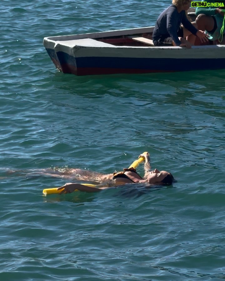 Thaila Ayala Instagram - Quando você chegar Numa nova estação Te espero no verão Salve, salvador Gamboa, Bahia, Brazil