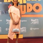 Thaila Ayala Instagram - Que alegria poder dizer que dia 4 de Março estaremos juntinhos na telinha da Globo com a sua próxima novela da 7 #FamíliaÉTudo E que Presente estar no mesmo elenco que meu marido @renatogoess Obrigada @danielortizautor e @fredmayrink 👗 styling by me 💄 beleza by @makedoteo