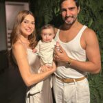 Thaila Ayala Instagram - E não é que essa arianinha acordou bem na hora da virada, já nasceu sabendo de tudo! FELIZ ANO NOVO!!!