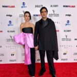 Thaila Ayala Instagram - Red Carpet @iemmys Uma honra estar nessa mesa tão maravilhosa @tvglobo