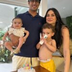 Thaila Ayala Instagram - Viva 7 meses de Tete!!! Obs: - Chico ama assoprar velinhas, ansiosa para 2 anos q já já tá aí - ela não para mais p foto mensal - amou o bolo da mamãe - minha família é linda - eu tenho a neném mais sorridente do mundo