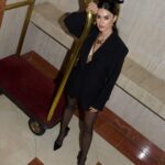 Thaila Ayala Instagram - E bora de #dumpthelook 💥 O @stealthelook me desafiou a encontrar 10 looks favoritos desse ano, mas confesso que os 10 looks que achei foram as ÚNICAS fotos de look q eu tinha no meu rolo de câmera e a ultima foto foi o que eu mais usei. Qual o favorito de vocês?