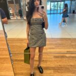 Thaila Ayala Instagram - E bora de #dumpthelook 💥 O @stealthelook me desafiou a encontrar 10 looks favoritos desse ano, mas confesso que os 10 looks que achei foram as ÚNICAS fotos de look q eu tinha no meu rolo de câmera e a ultima foto foi o que eu mais usei. Qual o favorito de vocês?