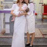 Thaila Ayala Instagram - Que alegria poder te batizar minha filha, você que é presente de Deus, Milagre de Cristo, Propósito do Espírito Santo! Que eu tenha sabedoria para estar sempre do teu lado lhe guiando para o caminho do Pai, que eu possa ser seu exemplo na Fé!