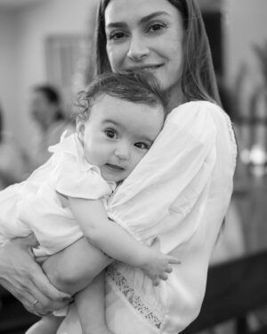 Thaila Ayala Instagram - Que alegria poder te batizar minha filha, você que é presente de Deus, Milagre de Cristo, Propósito do Espírito Santo! 
Que eu tenha sabedoria para estar sempre do teu lado lhe guiando para o caminho do Pai, que eu possa ser seu exemplo na Fé!