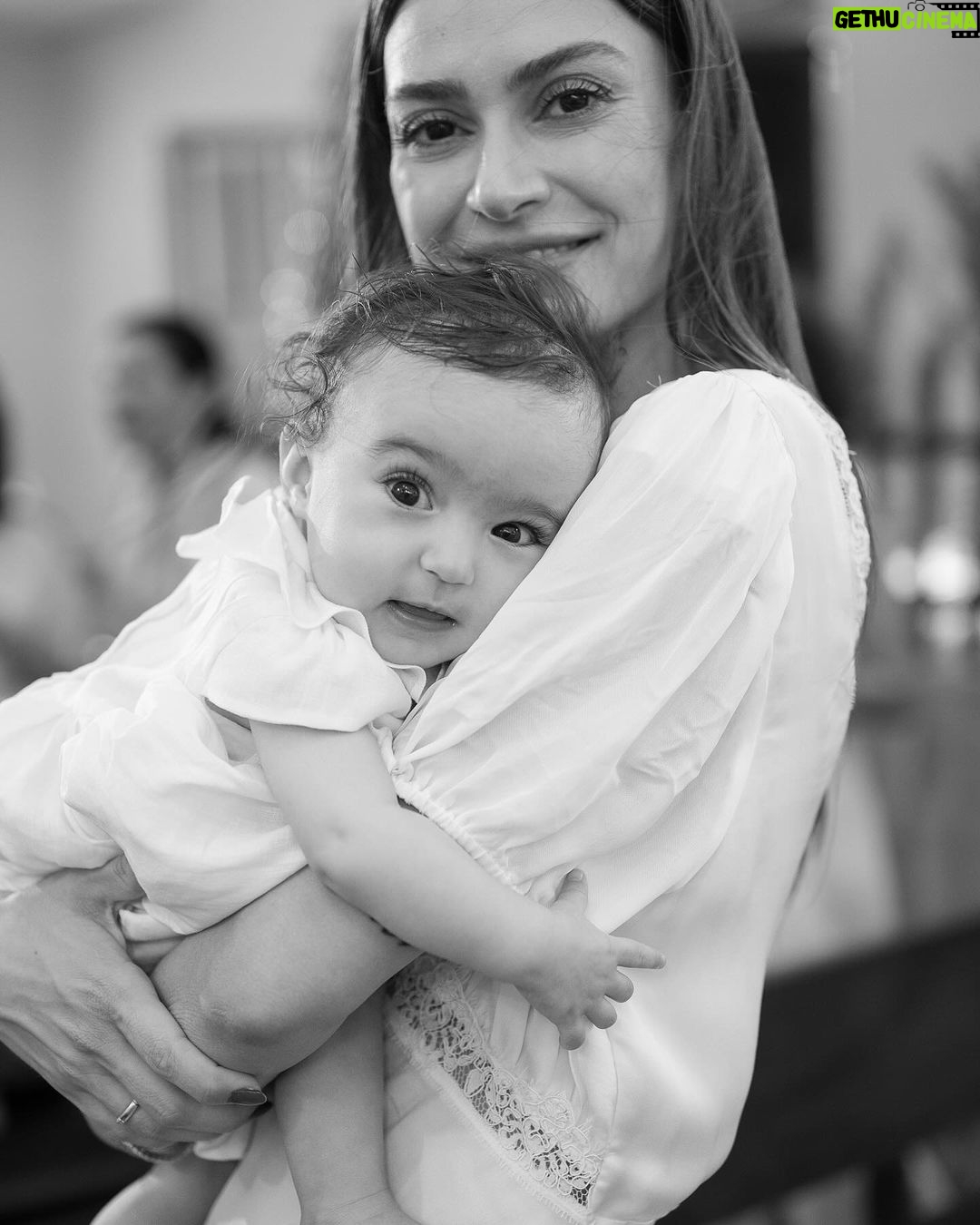 Thaila Ayala - 520.7K Likes - Que alegria poder te batizar minha filha, você que é presente de Deus, Milagre de Cristo, Propósito do Espírito Santo!
Que eu tenha sabedoria para estar sempre do teu lado lhe guiando para o caminho do Pai, que eu possa ser seu exemplo na Fé!