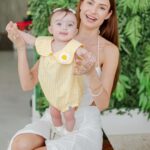 Thaila Ayala Instagram - Meu Mundo e a menina que descobriu a língua!