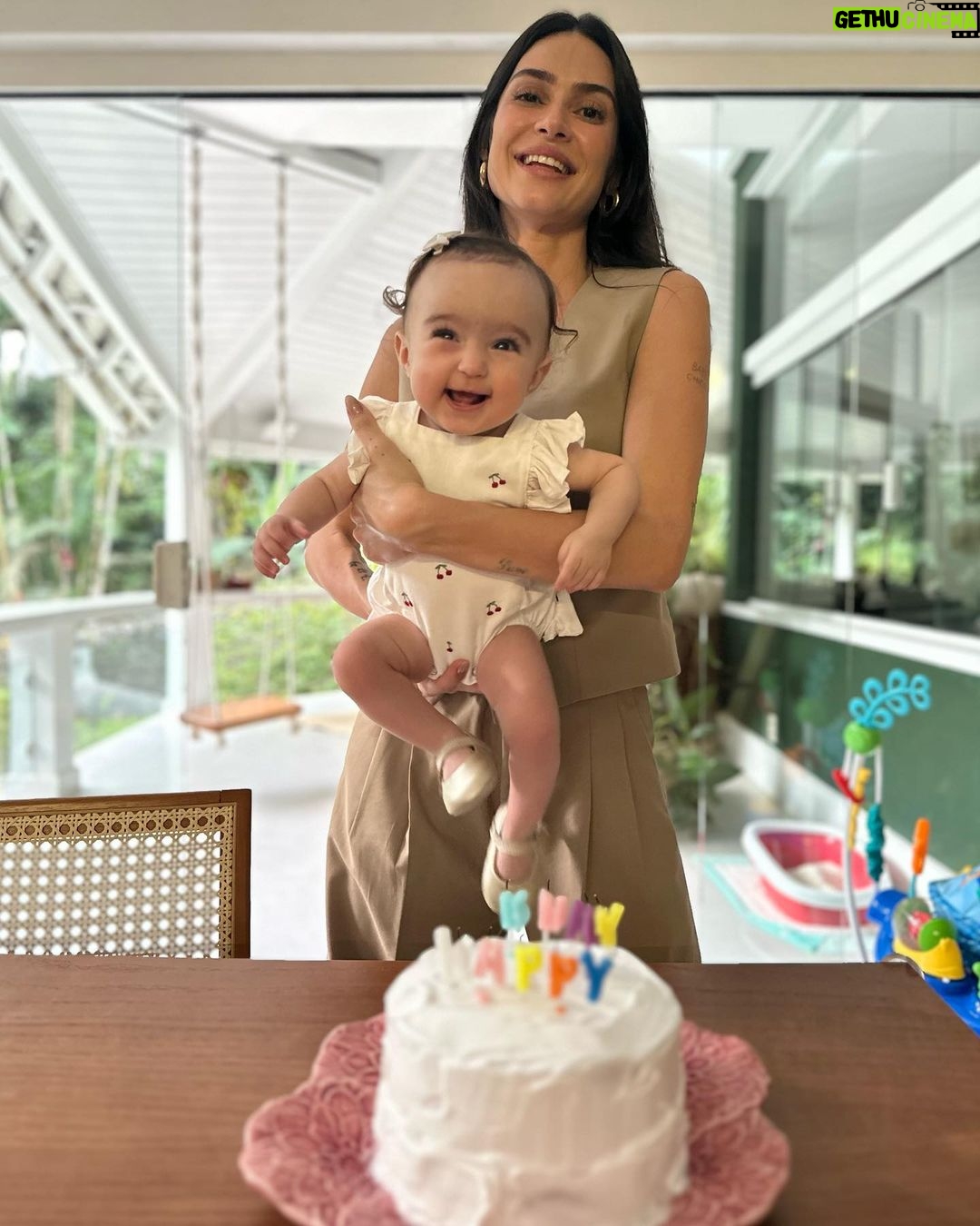 Thaila Ayala - 358.7K Likes - Viva 7 meses de Tete!!!
Obs: - Chico ama assoprar velinhas, ansiosa para 2 anos q já já tá aí
- ela não para mais p foto mensal
- amou o bolo da mamãe
- minha família é linda
- eu tenho a neném mais sorridente do mundo