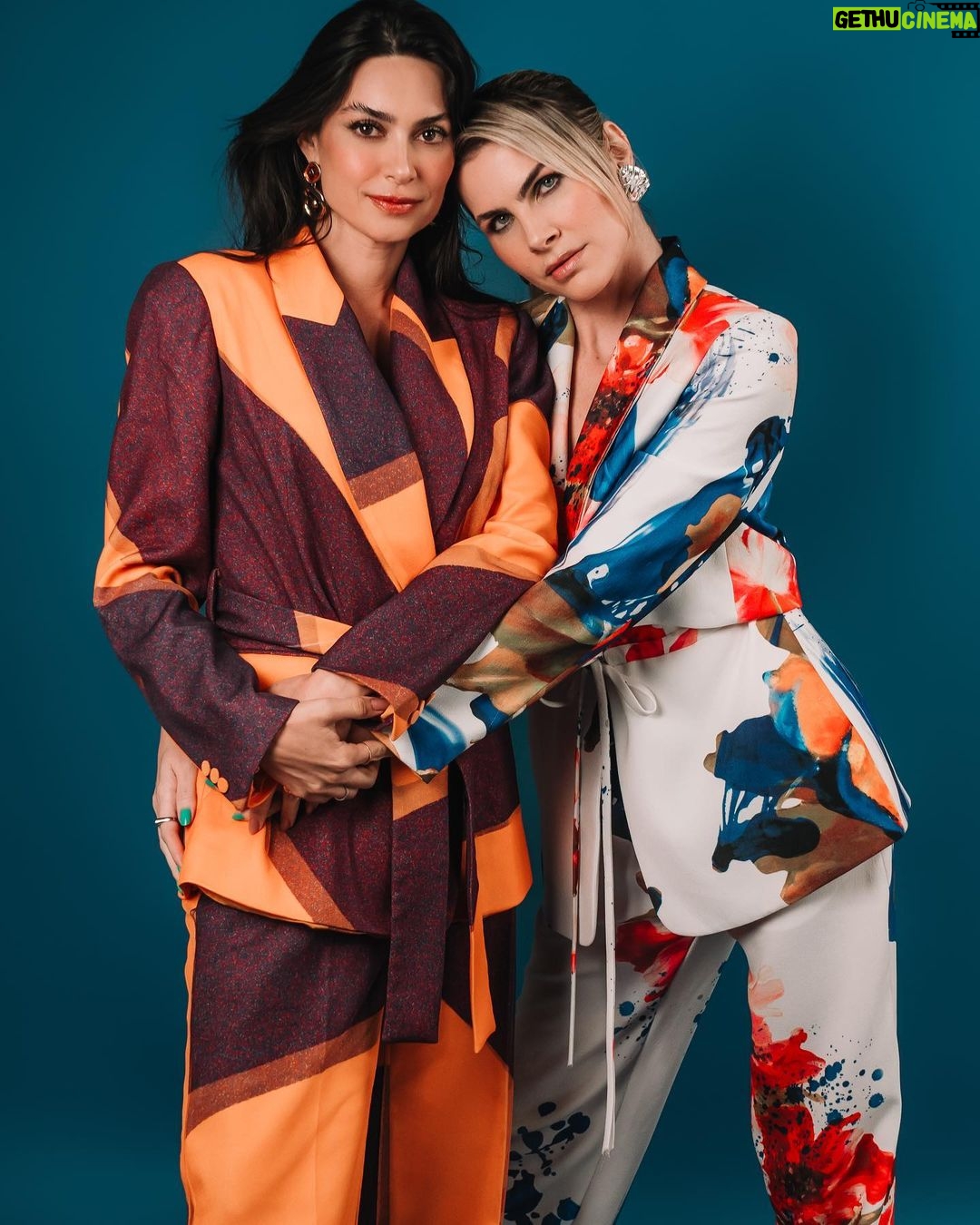 Thaila Ayala Instagram - Última semana da segunda temporada @mileumatretas Tudo é pensado com muito carinho pra vocês, inclusive nosso figurino @milamoutinho sempre arrasando na duplinha! Qual é a sua dupla favorita pra usar c sua marida?