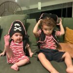 Thaila Ayala Instagram - Não tenho maturidade NENHUMAAA!!! Meus piratas mais lindos da minha vidaaaa INTEIRAAA!