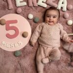 Thaila Ayala Instagram - Minha boneca sorridente fez 5 meses!!! Vivaaaa Tete!!!