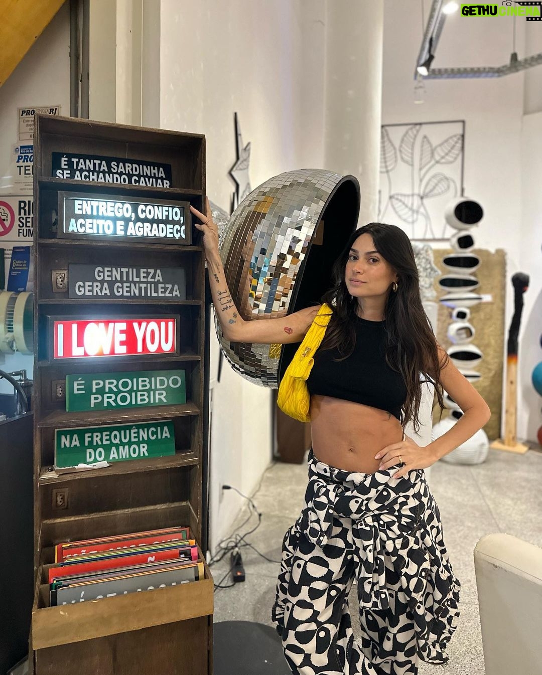Thaila Ayala Instagram - Tipo de “acontecimento” que me arrebata, me emociona, assistir RETRATOS FANTASMAS de Kleber Mendonça no Cine Santa Tereza 🙌🏽 CineSanta Filmes