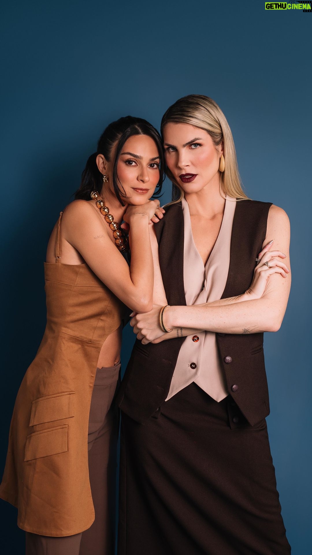 Thaila Ayala Instagram - No AR “pais de luto” - Como é o dia a dia dos pais e mães que perderam seus companheiros e seguem criando uma família diferente, mas ainda com muito amor? @rafaelstein e @quintuploscapixabas, contam tudo pra gente nesse episódio, link tá na bio!