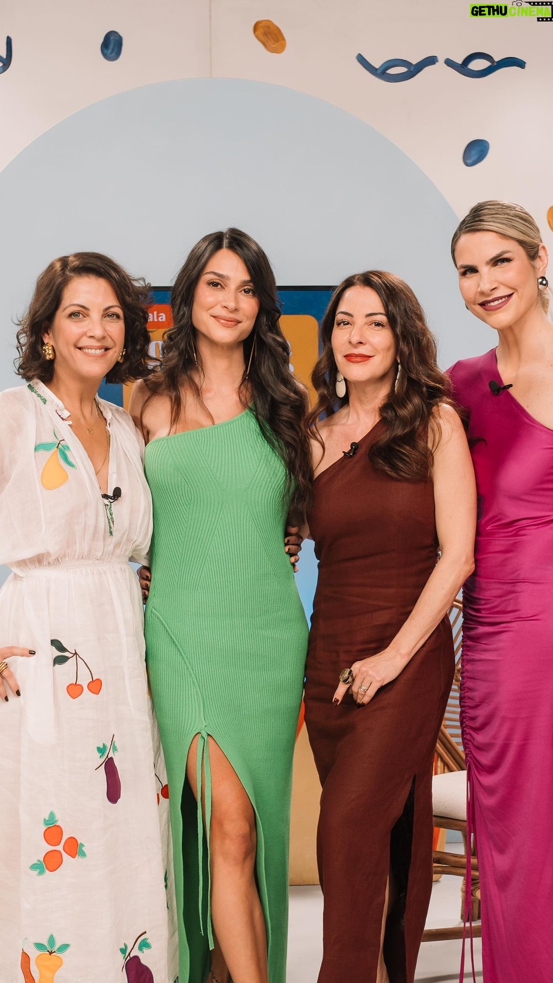 Thaila Ayala Instagram - Como lidam as mulheres que não querem ser mães com a enxurrada de críticas diárias de uma escolha que deveria ser única e exclusivamente delas? Vamos falar sobre isso hoje, agora! No ar. com as nossas convidadas queridas @anapaulapadraooficial e @thalitareboucasque o episódio da semana, Não quero ser mãe! O link tá na bio, vem assistir completo!