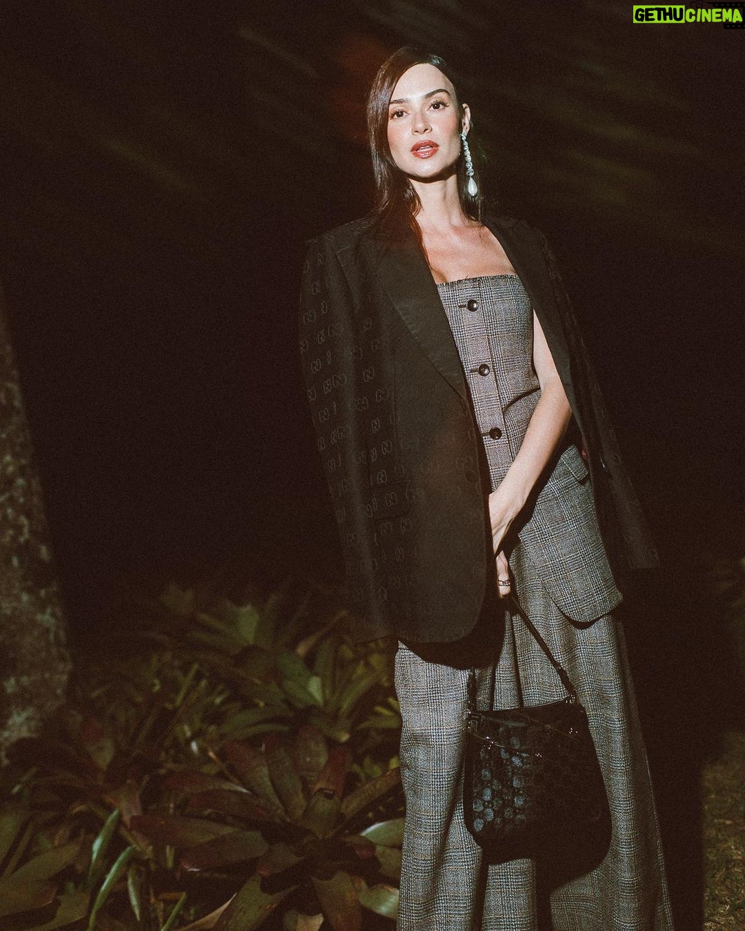 Thaila Ayala Instagram - Art and Love #AnoitecerInhotim @gucci @inhotim