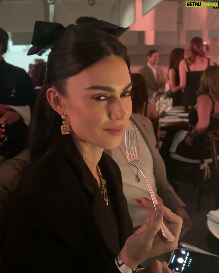 Thaila Ayala Instagram - Noite te ARTE e vai ter carrossel completinho porque foi assim, cheia de amor e estilo porque disso a @shop2gether entende melhor do que ninguém!!! #2getherArtsy MASP + CHANEL Masp - Museu de Artes de São Paulo