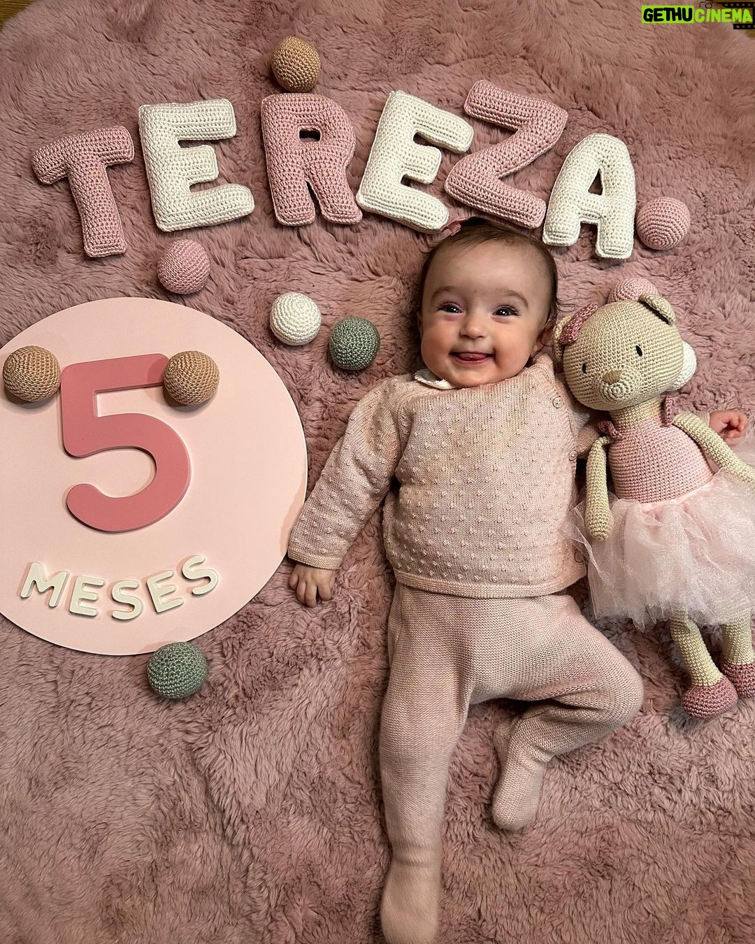 Thaila Ayala - 308.1K Likes - Minha boneca sorridente fez 5 meses!!!
Vivaaaa Tete!!!