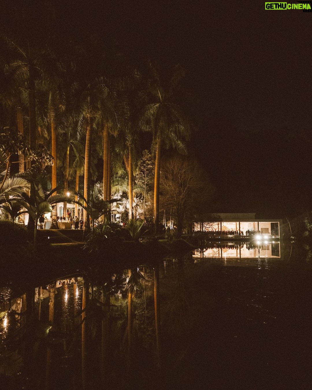 Thaila Ayala Instagram - Anoitecer Inhotim @gucci @inhotim
