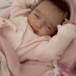 Thaila Ayala Instagram - Um mês do seu renascimento meu amor. Ver essas imagens e todas as etapas que passamos juntos, internação, cirurgia, UTI, CTI, internação, só me dá mais certeza da misericórdia do nosso pai! E cá estamos com vc no colo em CASA e coração novo! Feliz segundo aniversário!!!