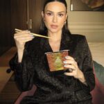 Thaila Ayala Instagram - Uma mama de pancinha cheia não quer guerra com ninguém 🙆🏻‍♀️