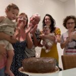 Thaila Ayala Instagram - Celebrando o milagrinho chamado Tereza! Ps: Viajando então o bolinho foi improviso de um desejo cenoura c brigadeiro 🧡