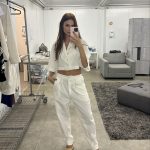 Thaila Ayala Instagram - Depois de 3 anos vivendo basicamente de pijama a volta ao trabalho me leva de volta ao meu closet, algumas peças mofadas, uns sapatos descolando (de tanto tempo guardado sem uso) mas aos poucos vai saindo. De 1 a 6 qual seu favorito?
