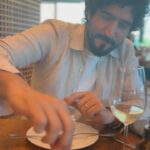 Thaila Ayala Instagram - Quem mais aí concorda que comer de olhos fechados fica muito mais gostoso e faz dancinha qdo a comida é muito boa?
