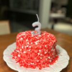 Thaila Ayala Instagram - Esse mês mamãe fez bolo temático sim ❣️ Viva o mêsversario mais importante de todos!!! Viva Tete!