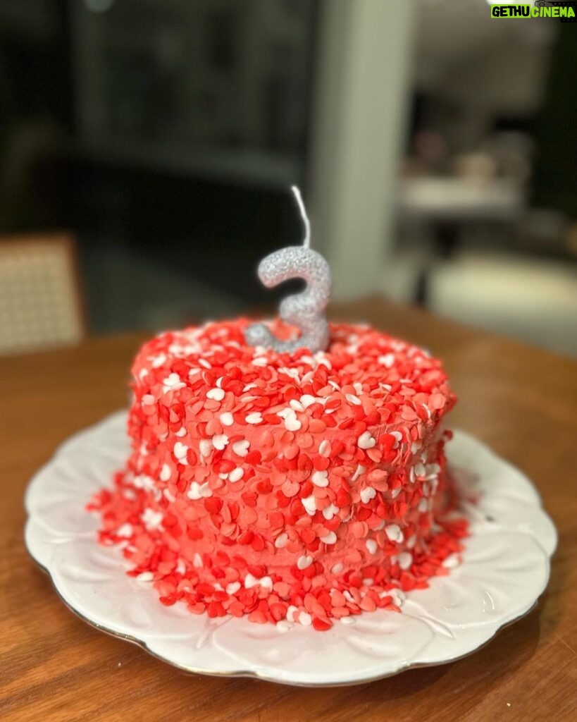 Thaila Ayala Instagram - Esse mês mamãe fez bolo temático sim ❣️ Viva o mêsversario mais importante de todos!!! Viva Tete!