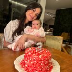 Thaila Ayala Instagram - Esse mês mamãe fez bolo temático sim ❣️ Viva o mêsversario mais importante de todos!!! Viva Tete!