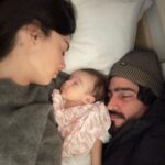 Thaila Ayala Instagram - Os 10 dias mais longos da história da humanidade! As horas mais infinitas!!! Só quem passou sabe. Esses dias ouvi a seguinte frase “Não tem como uma mãe passar pela UTI e não se dobrar a Deus” E é exatamente isso! Meu IMENSOOOO agradecimento a todos do @hosp_einstein por todo profissionalismo impecável e carinho enorme da hospitalidade c nossa família, cada enfermeira e técnica que esteve com a gente nesses dias nos dando TOTAL apoio, nunca vou esquecer do carinho de vcs, teve noite q minha filha só queria dormir no colo e elas revezavam c a gente, outra noite q só parava de chorar c carinho na cabeça e lá estavam elas nos ajudando p q a gente dormisse um pouco, inacreditável!!! As Fisioterautas, médicas plantonistas, TODAS INCRÍVEIS! E claro o time q salvou a vida da minha filha Dr. @gustavo.foronda e Dr Carlos e toda sua equipe genial! Eterna gratidão!!!