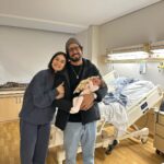 Thaila Ayala Instagram - Os 10 dias mais longos da história da humanidade! As horas mais infinitas!!! Só quem passou sabe. Esses dias ouvi a seguinte frase “Não tem como uma mãe passar pela UTI e não se dobrar a Deus” E é exatamente isso! Meu IMENSOOOO agradecimento a todos do @hosp_einstein por todo profissionalismo impecável e carinho enorme da hospitalidade c nossa família, cada enfermeira e técnica que esteve com a gente nesses dias nos dando TOTAL apoio, nunca vou esquecer do carinho de vcs, teve noite q minha filha só queria dormir no colo e elas revezavam c a gente, outra noite q só parava de chorar c carinho na cabeça e lá estavam elas nos ajudando p q a gente dormisse um pouco, inacreditável!!! As Fisioterautas, médicas plantonistas, TODAS INCRÍVEIS! E claro o time q salvou a vida da minha filha Dr. @gustavo.foronda e Dr Carlos e toda sua equipe genial! Eterna gratidão!!!