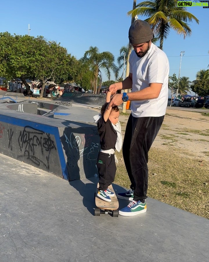 Thaila Ayala Instagram - Maturidade nenhuma pra esse rolê 🛹 Rio de Janeiro, Rio de Janeiro