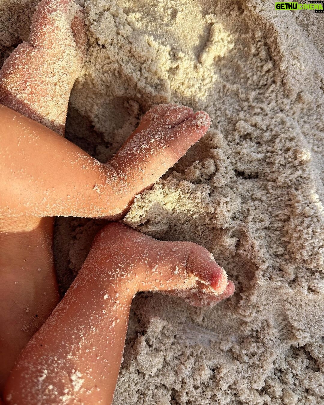 Thaila Ayala Instagram - Uma segunda dessa bicho 馃い 脭 sorte!!! Aproveitando a audi锚ncia pra avisar que tem epis贸dio novo @mileumatretas da terceira temporada, s贸 vem que DEMAIS!