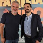 Thaila Ayala Instagram - Que alegria poder dizer que dia 4 de Março estaremos juntinhos na telinha da Globo com a sua próxima novela da 7 #FamíliaÉTudo E que Presente estar no mesmo elenco que meu marido @renatogoess Obrigada @danielortizautor e @fredmayrink 👗 styling by me 💄 beleza by @makedoteo