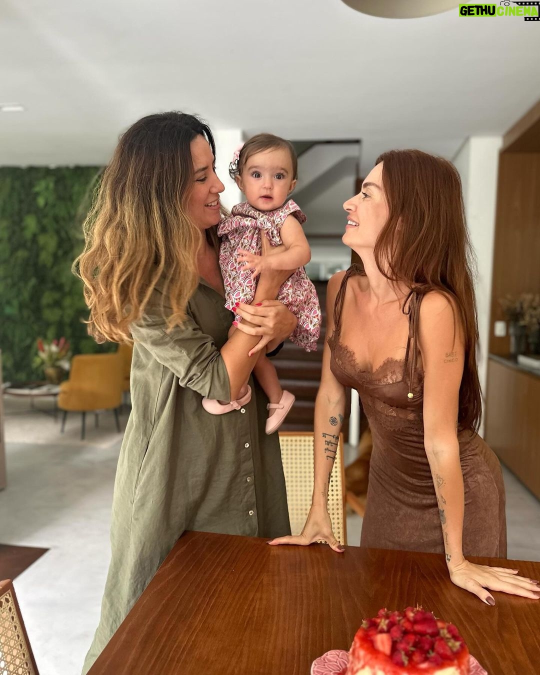 Thaila Ayala Instagram - 10 meses de Tereza!!! 10 meses do amor mais LOUCO, transformador, apaixonante que existe!