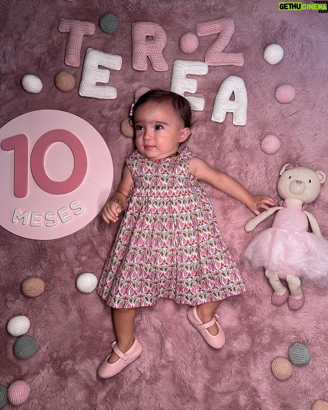 Thaila Ayala Instagram - 10 meses de Tereza!!! 10 meses do amor mais LOUCO, transformador, apaixonante que existe!