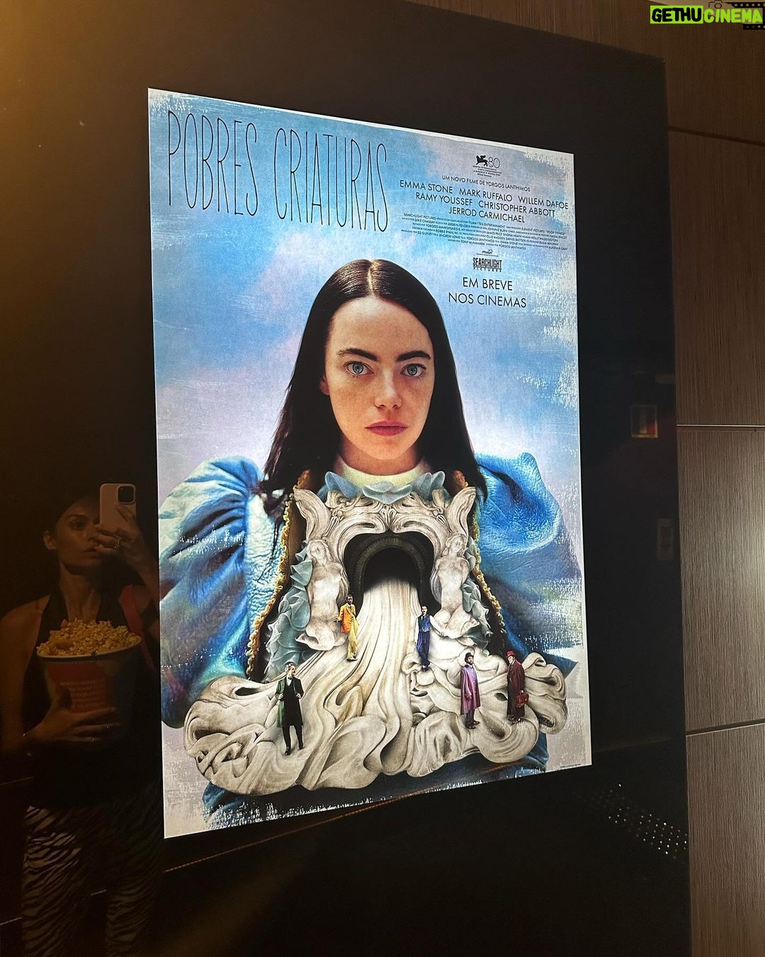 Thaila Ayala Instagram - Sabadoooo cineminha 🤓🎥 E você, tá fazendo o que nesse sábado de carnaval? Conta aÃ