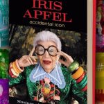 Thalía Instagram - Se nos adelanta este gran icono y leyenda del estilismo y de la determinación. Ella creyó fielmente en sí misma, en su visión y en cómo compartirla de una manera inteligente y sencilla al mundo entero. Un gran pilar en el ejemplo perfecto de cómo construirse uno como marca. Tuve la gran fortuna de conocerla en casa de mi amiga @mrshilfiger y fue instantánea nuestra conexión. Ella fue una de las figuras que más he admirado por su cerebro y por su corazón, que los tuvo afilados hasta el último día de su vida. Maravillosa @iris.apfel, sigue adelante, llevando color y alegría en tu nuevo camino. Gracias por toda tu magia y por enseñarnos que el intelecto y el corazón pueden trabajar mano a mano para crear una vida fantástica. 🙏🏼💖🕊️