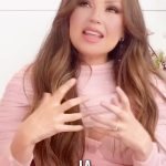 Thalía Instagram - El cuerpo es el vehículo 💗 T.-