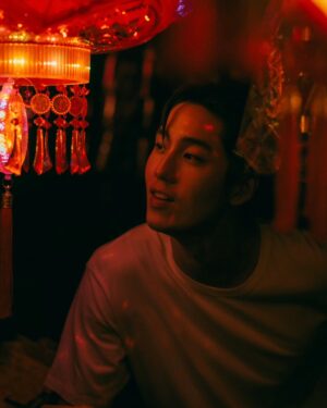 Thanapob Leeratanakachorn Instagram - 🐉🏮🎊⁣
龙年吉祥 好运连连！⁣
祝大家龙年春节快乐，⁣
万事如意。⁣
⁣
#อารมณ์นิยม